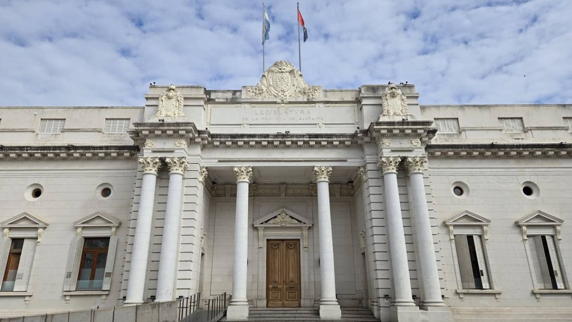 El Decreto 1878/26 abrió en la Legislatura un nuevo debate sobre los fondos del IAPOS.