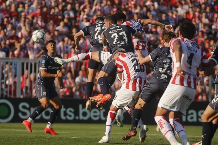 Unión no pudo con Independiente y sumó su segunda derrota consecutiva. (Crédito: El Litoral)