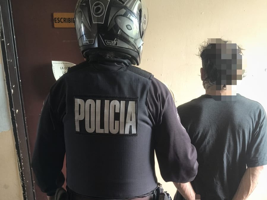 Entró al patio de una vivienda, escapó por un tapial y terminó detenido