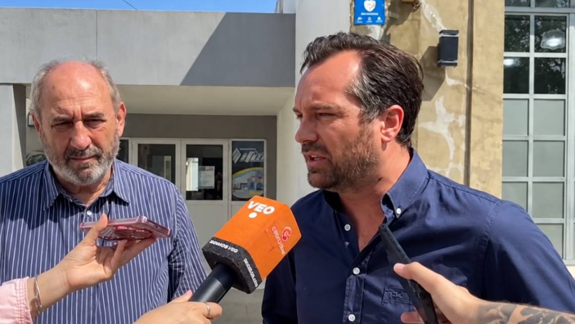 Miguel Weiss Ackerley y Darío Boscarol dialogaron con los medios tras la reunión realizada este lunes en la Vieja Usina. (Crédito: STD)