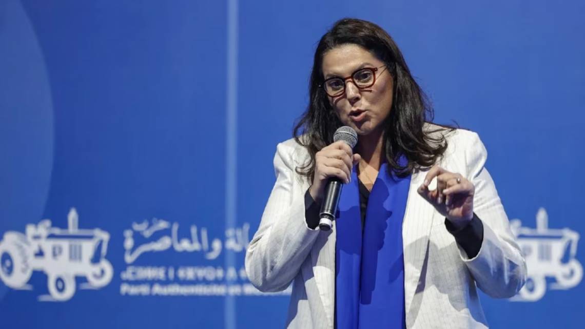 Fátima Ezzahra El Mansouri se convirtió en la primera mujer en asumir la tarea de formar gobierno en la historia de Marruecos. (Crédito: AFP)