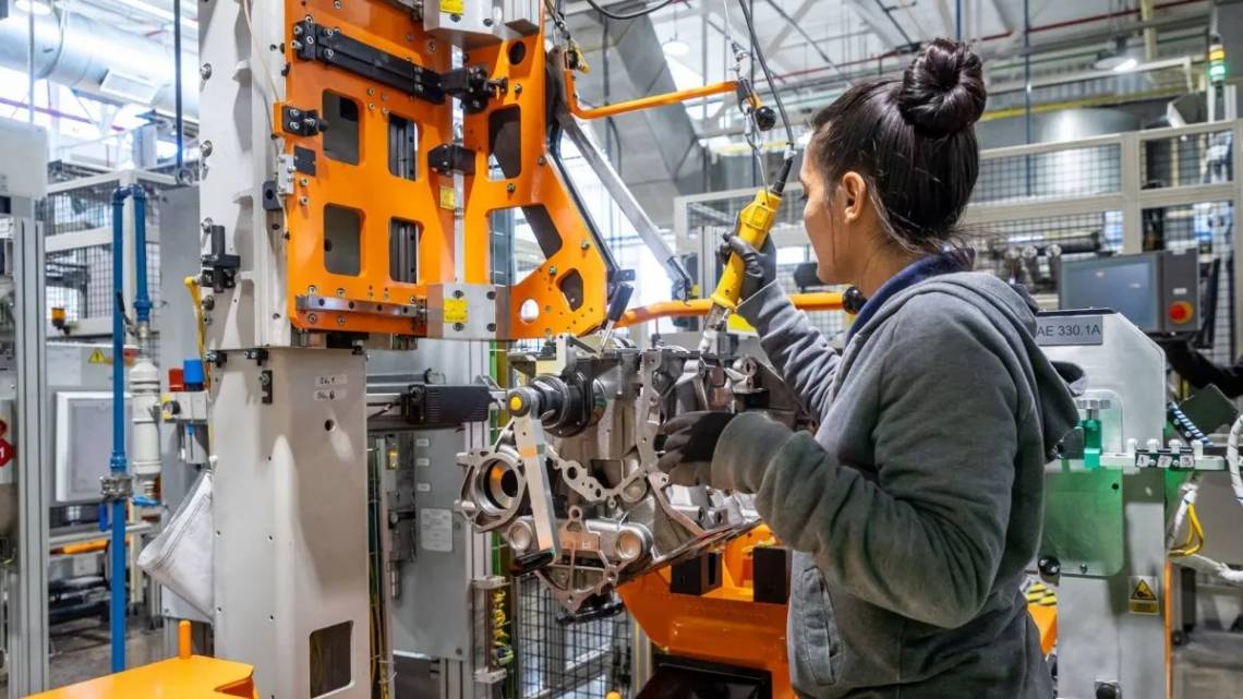 La industria sigue siendo uno de los sectores más afectados por la caída económica.