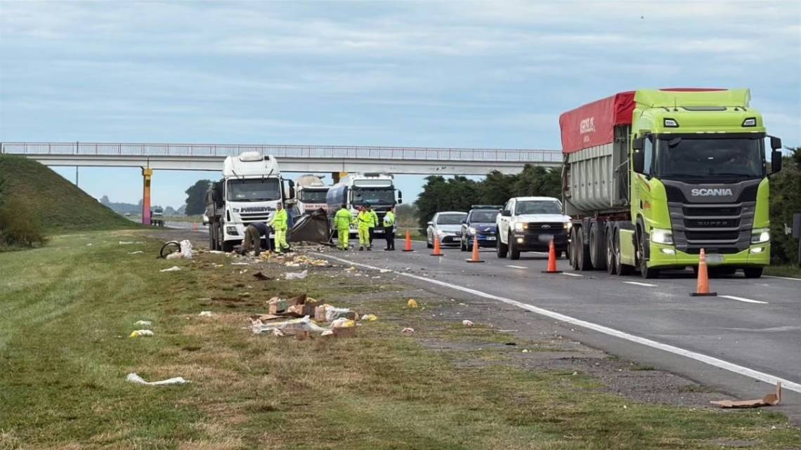 Choque entre dos camiones generó demoras en la Autopista Santa Fe-Rosario