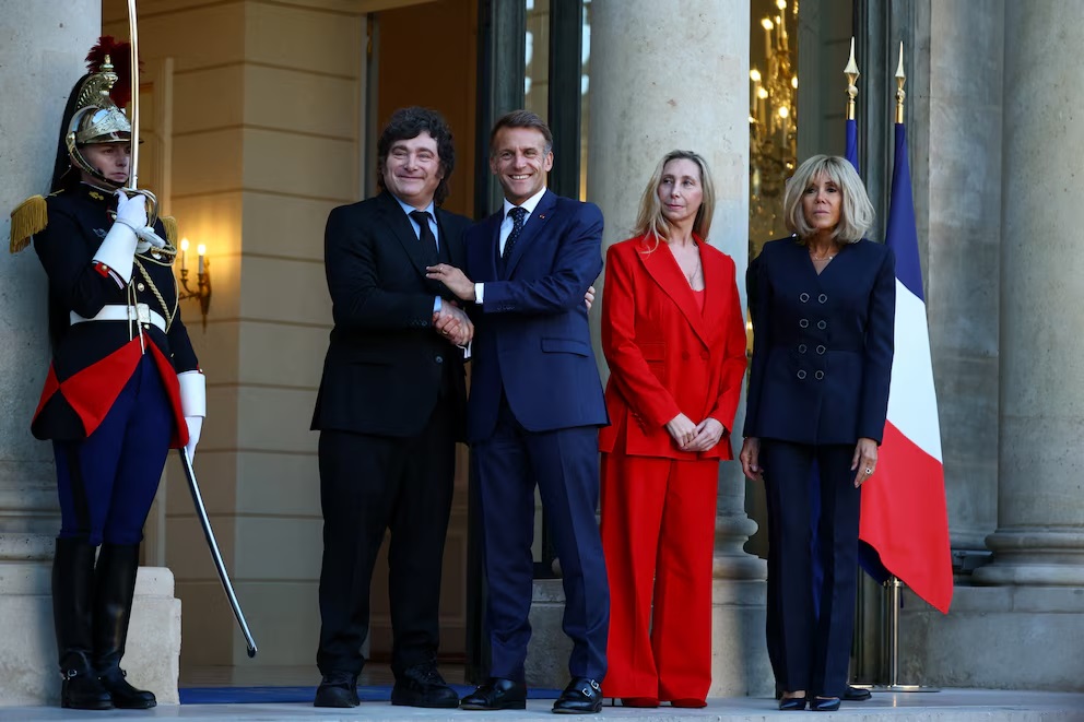 Javier Milei se reunió con Emmanuel Macron en el Palacio Elíseo.