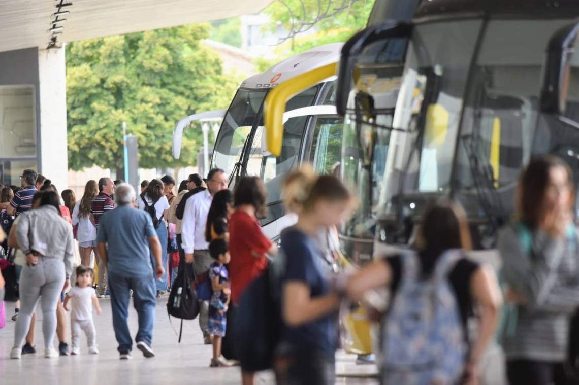 CAME relevó un aumento en el movimiento turístico pero una caída en el gasto real durante el fin de semana largo en el país.
