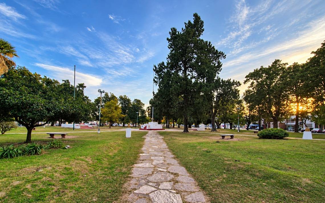 Plaza Libertad, en el centro de nuestra ciudad, donde ocurrió el episodio denunciado. (Crédito: STD)